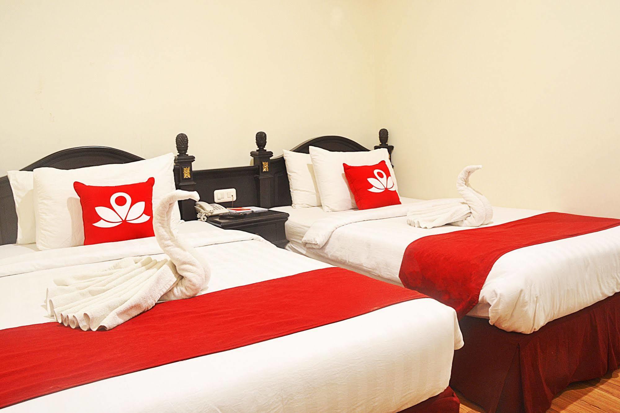 Zen Rooms Sultan Iskandar Muda Surabaya Exterior photo