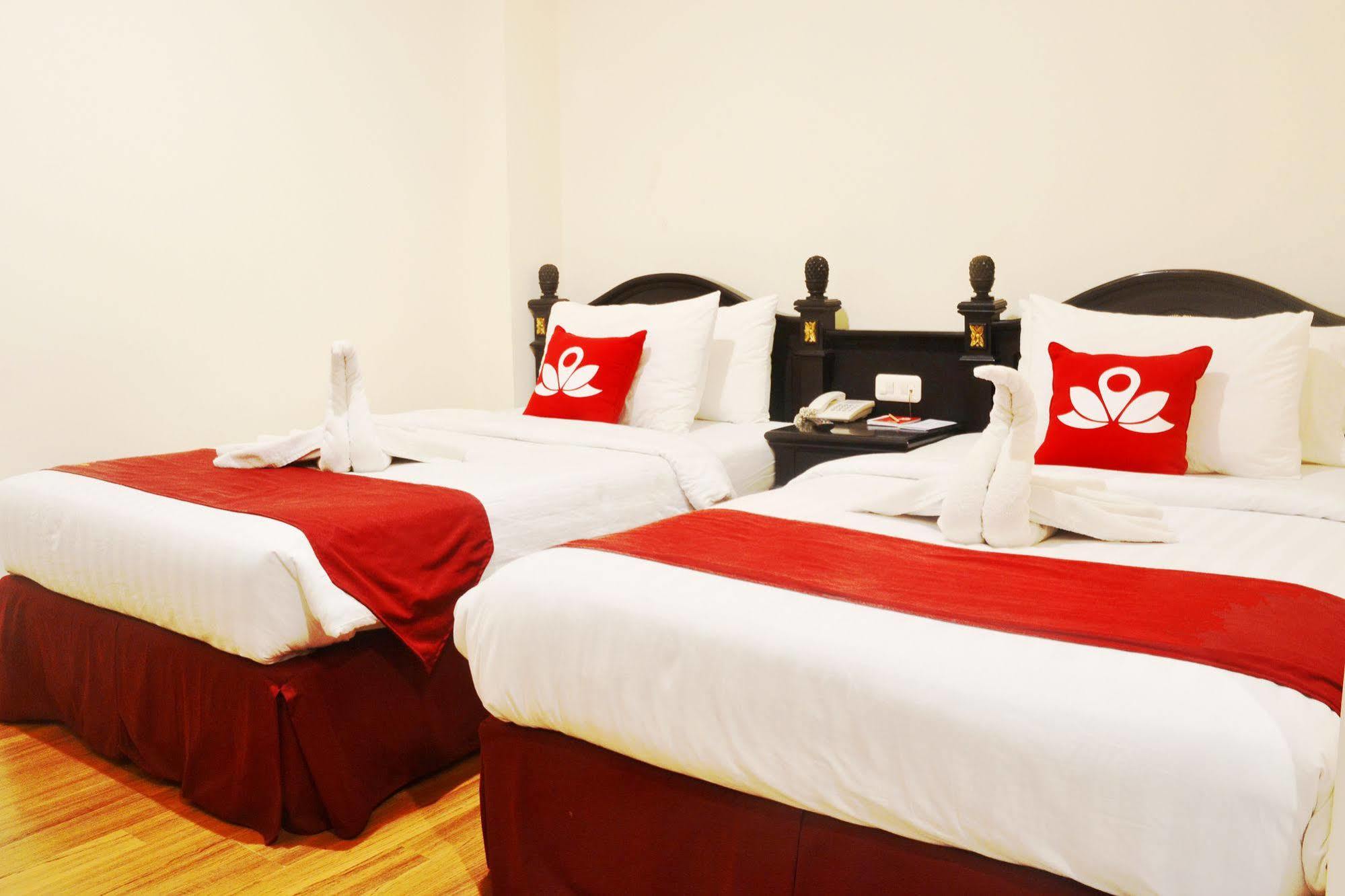 Zen Rooms Sultan Iskandar Muda Surabaya Exterior photo